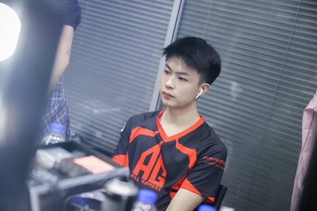 FURIA Esports 签下 krizzeN 担任助理教练