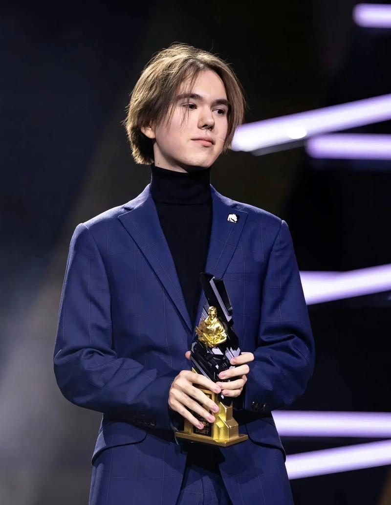 【视频】7月7日LPL夏季赛战果：RNG王者归来，FPX不敌BLG