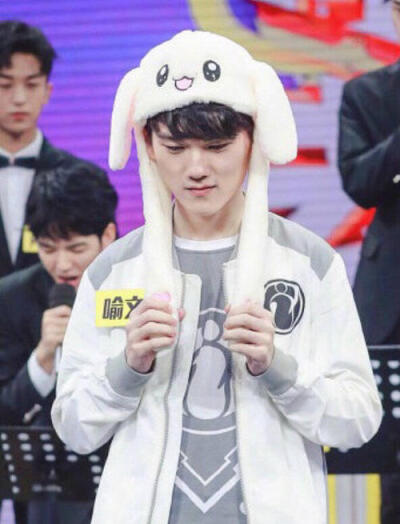 【LPL战报】V5 2-0 RNG：Photic五杀泽丽成功终结RNG连胜